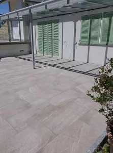 Balkon mit neuen platten versetzen