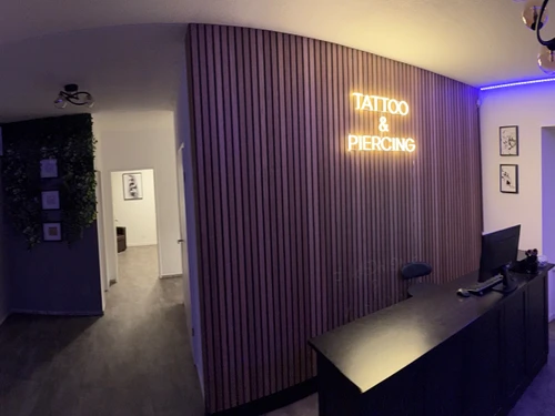 Rolling Edge Ink Tattoo- und Piercing Studio - Klicken, um das Panorama Bild vergrössert darzustellen