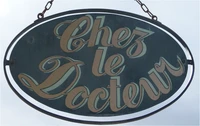 Chez le Docteur-Logo