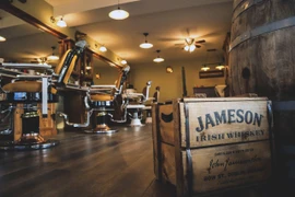 HOUSE OF CUT - Carecci