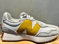 District 5 sneakerstore