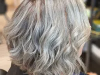 Blondie Coiffeur by Ana Gomes