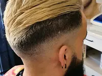 Coiffure BARAKA, Boukar Ahmed - Klicken Sie, um das Bild 2 in einer Lightbox vergrössert darzustellen