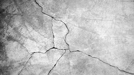 Risse im Beton