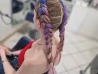 Be Different Hairstyle & Make-up