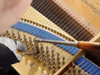 Pianos Kneifel