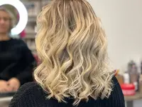 Gold Cut Coiffeur