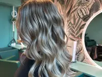 IUBA HAIRSTYLE