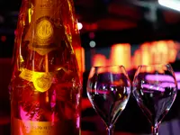 Crystal Club & Lounge | Stripclub | Tabledance | Live Shows | Nightclub