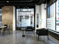 Burri Optik und Kontaktlinsen beim Bellevue in Zürich