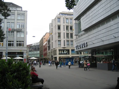 Zwischen Globus und Bahnhofplatz