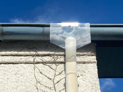 Marderabwehrschild transparent aus Polycarbonat. Marderabwehr – Marderschutz. Dieses Schild findet sich im Einsatz am Fallrohr wieder! Es verhindert zuverlässig, dass der Marder über die Fallrohre auf das Dach gelangt. Marderschutz !