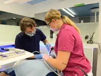 Dr. med. dent. Gottschlich Martin - Klicken Sie, um das Bild 10 in einer Lightbox vergrössert darzustellen