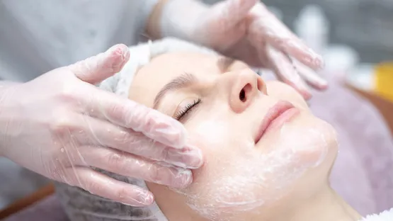 Gesichtsbehandlung