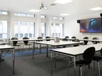 WISS Schulen für Wirtschaft Informatik Immobilien - Klicken Sie, um das Bild 1 in einer Lightbox vergrössert darzustellen