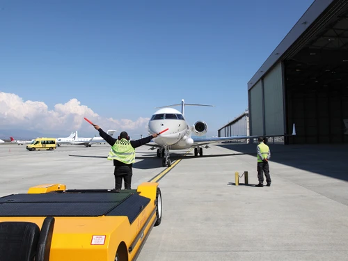 GENEVA AIRPARK SA - Klicken, um das Panorama Bild vergrössert darzustellen