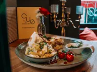 Cue Café Restaurant & Lounge Bar