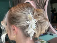 IUBA HAIRSTYLE