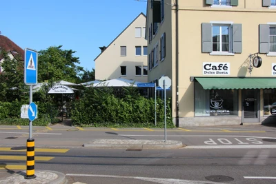 https://www.cafedolcesosta.ch/, Café mit Garten Riehen