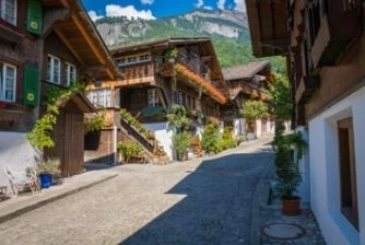 Apotheke, Drogerie Brienz Berner Oberland