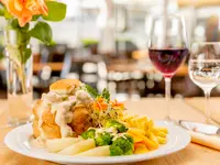 Café & Restaurant zumStein & Bäckerei