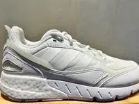 District 5 sneakerstore
