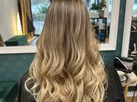 Coiffeur Less is more