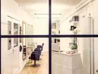 90 - Grad Hair Studio - cliccare per ingrandire l’immagine 1 in una lightbox