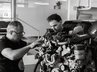 Phoenix Garage Motoren Technik GmbH - Klicken Sie, um das Bild 7 in einer Lightbox vergrössert darzustellen