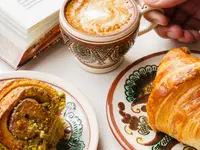 Cozy Place | books & coffee