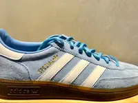 District 5 sneakerstore