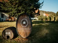 Weingut Klosterhof - Klicken Sie, um das Bild 1 in einer Lightbox vergrössert darzustellen