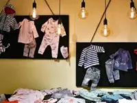 Les copains d'Aline - Vêtements, chaussures enfants et bébé - Coppet - Terre Sainte - Klicken Sie, um das Bild 2 in einer Lightbox vergrössert darzustellen