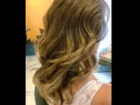 HAARIANI Styling & Make up