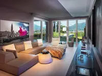 Emerald Casa SA