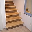 Treppe mit Holzstufen