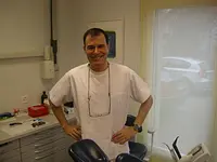 Zahnarztpraxis Dr.med.dent. Andres Pastori AG – Cliquez pour agrandir l’image 2 dans une Lightbox