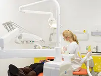 dr. med. dent. Nyffeler Tino Dr. - Studio Medico Dentistico - Klicken Sie, um das Bild 4 in einer Lightbox vergrössert darzustellen