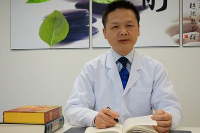 TCM- Therapeut, Herr Xinhe Huang