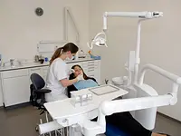 Zahnärztliches Zentrum Wallisellen - Klicken Sie, um das Bild 3 in einer Lightbox vergrössert darzustellen