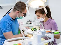 dr. med. dent. Nyffeler Tino Dr. - Studio Medico Dentistico - Klicken Sie, um das Bild 5 in einer Lightbox vergrössert darzustellen