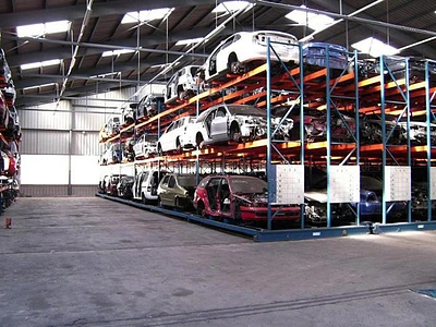 Lagerung von Autos für Ersatzteile