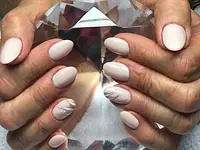 Elô Studio Nails – click to enlarge the image 7 in a lightbox