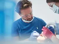 Zahnarztpraxis Peter Jensen - Klicken Sie, um das Bild 2 in einer Lightbox vergrössert darzustellen