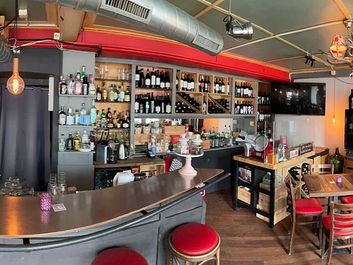 Ocean Drive Bar – click to enlarge the panorama picture