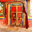 Tentures et décoration tibétaine bouddhiste, nappes, napperons, portes tibétaines à suspendre...