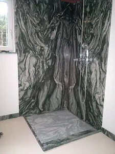Duschplatten aus Atlantis Granit