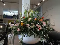 Blumen Diener - Klicken Sie, um das Bild 4 in einer Lightbox vergrössert darzustellen