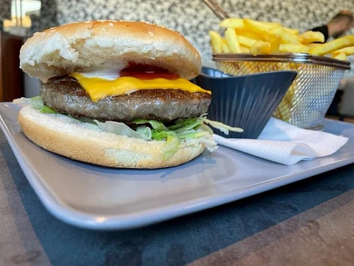 holly food burger – Cliquez pour agrandir l’image 2 dans une Lightbox