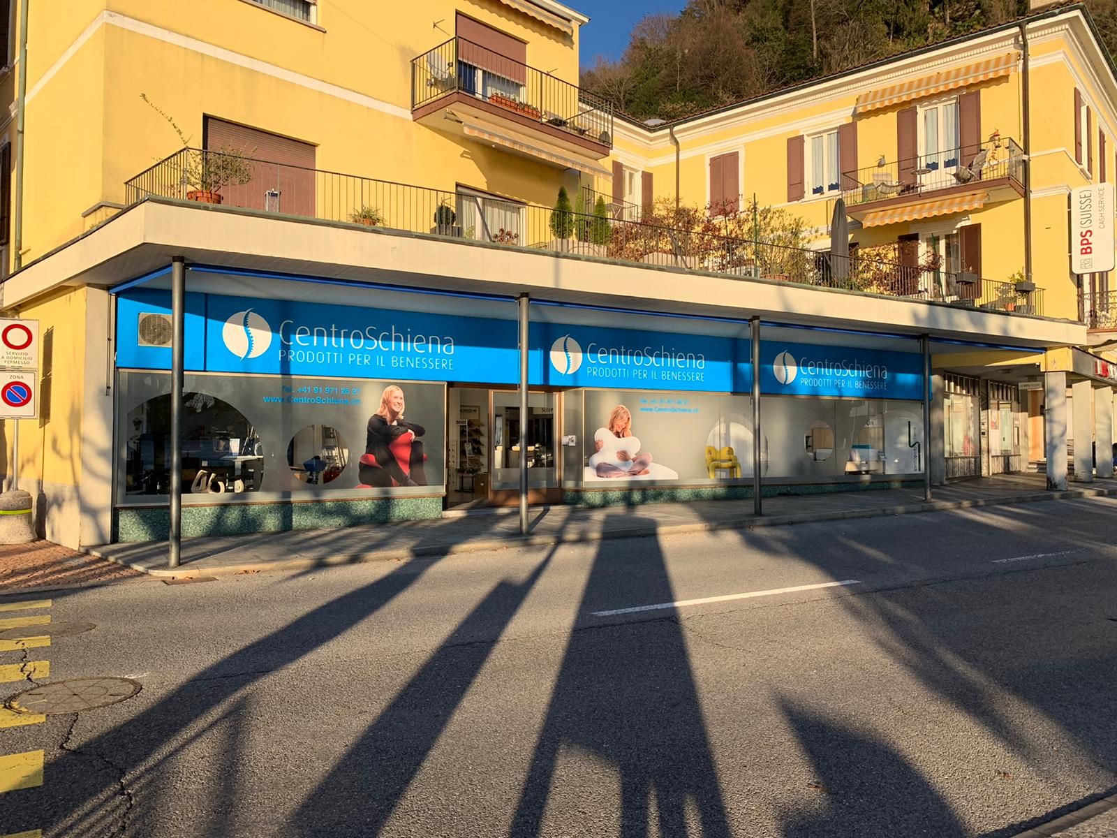 La facciata esterna del Centro Schiena, Lugano